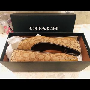 Coach flats